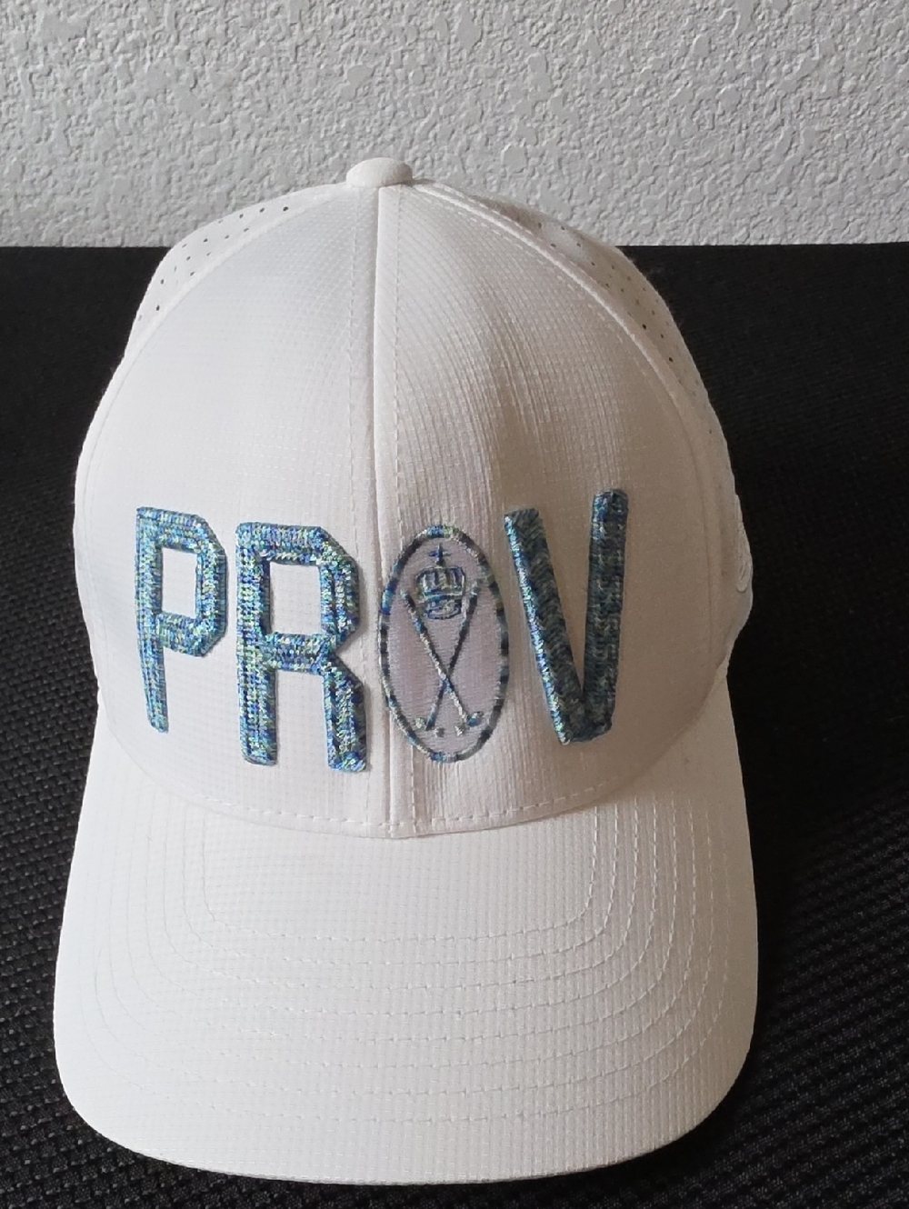 G/FORE White Golf Cap with Subtle Blue Detail